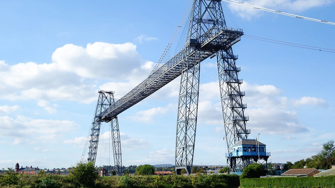 Newport Transporter Bridge viewed from Coronation Park in 2015