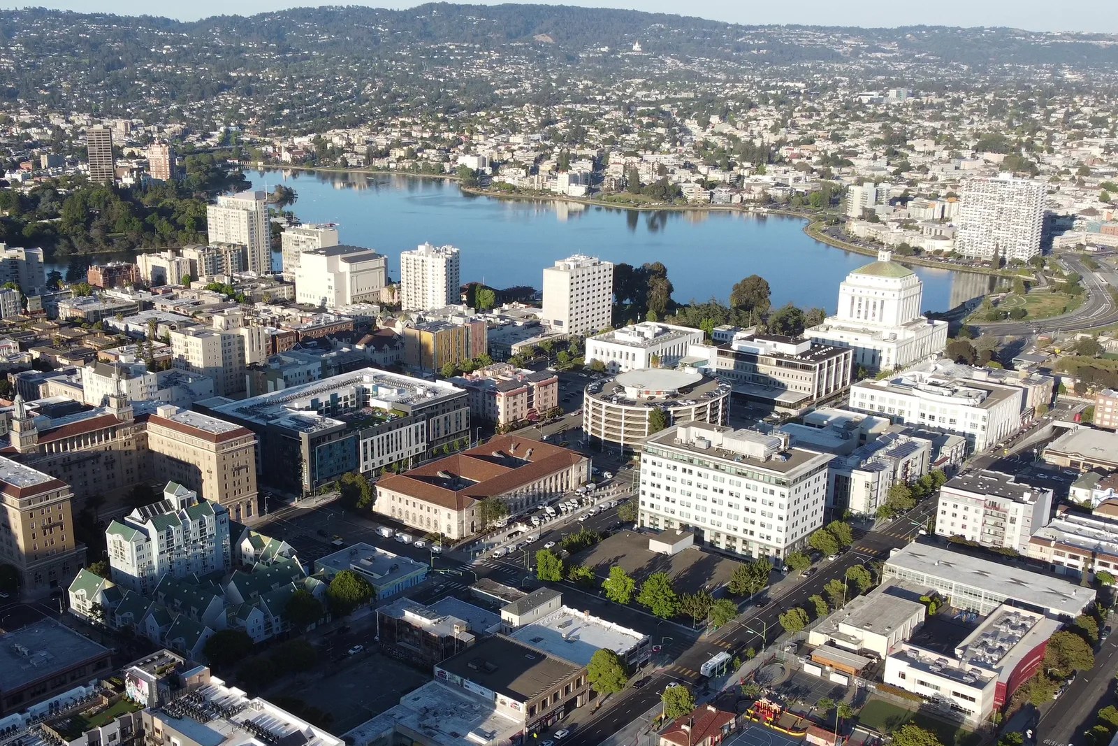 Lake Merritt and downtown Oakland buildings in 2022